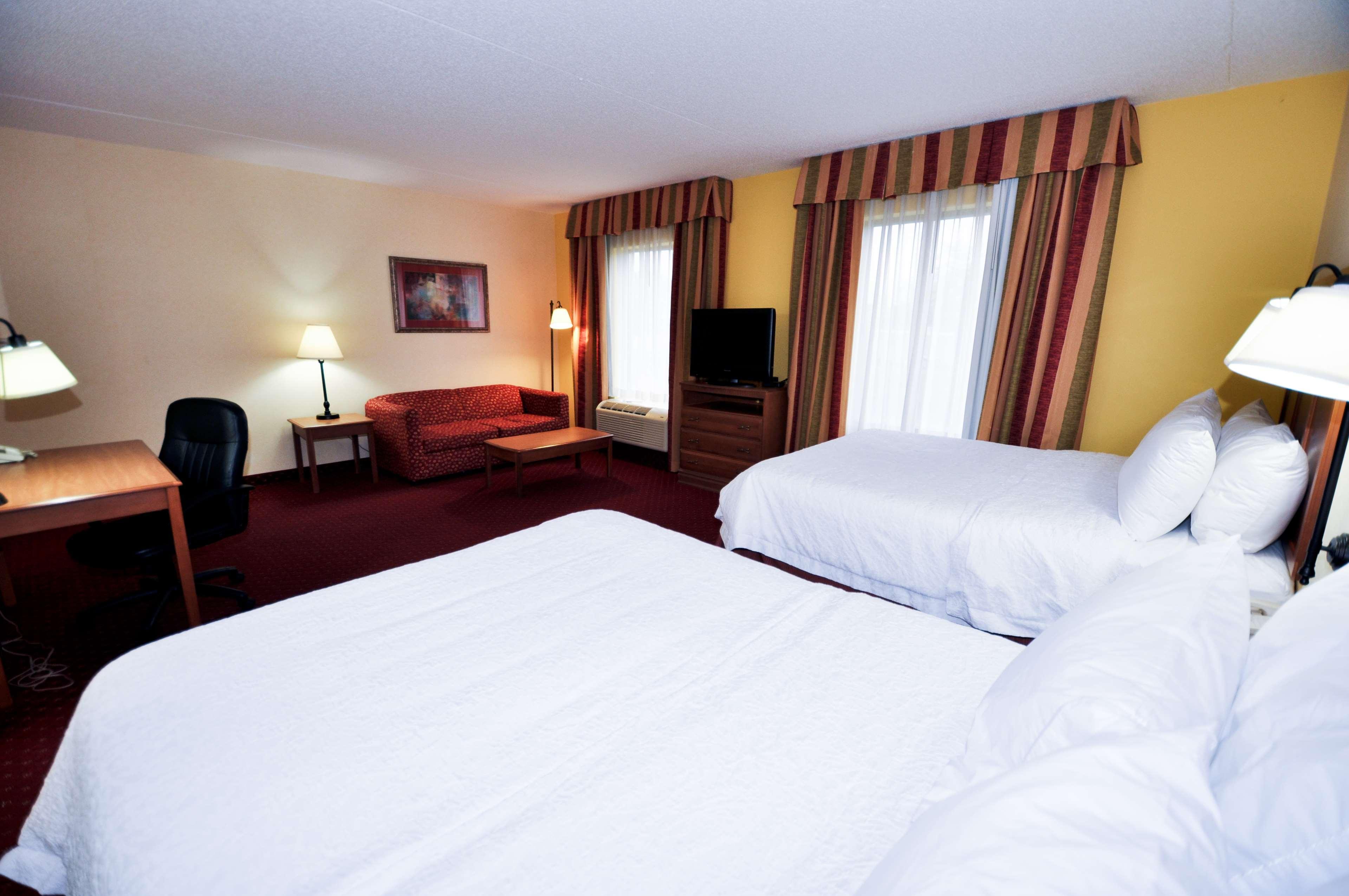 Hampton Inn & Suites Louisville East Eksteriør billede