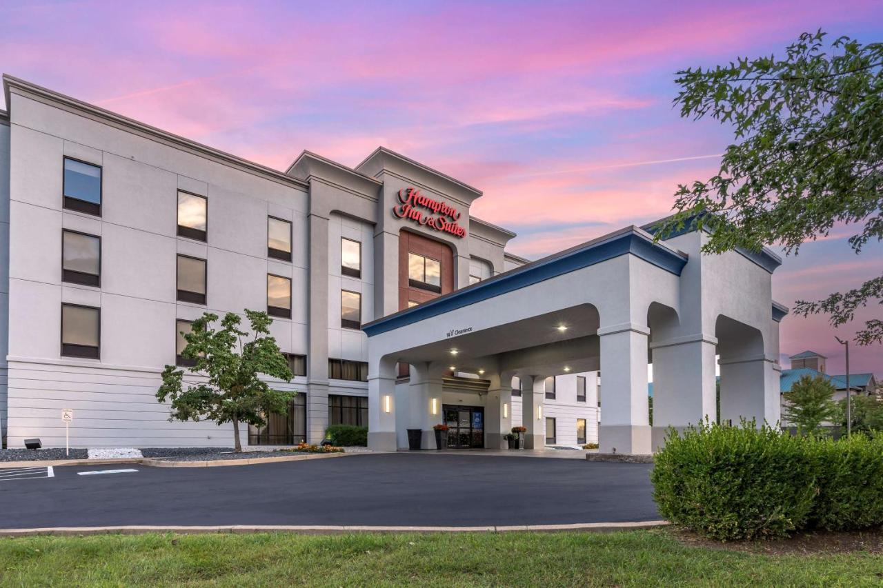 Hampton Inn & Suites Louisville East Eksteriør billede