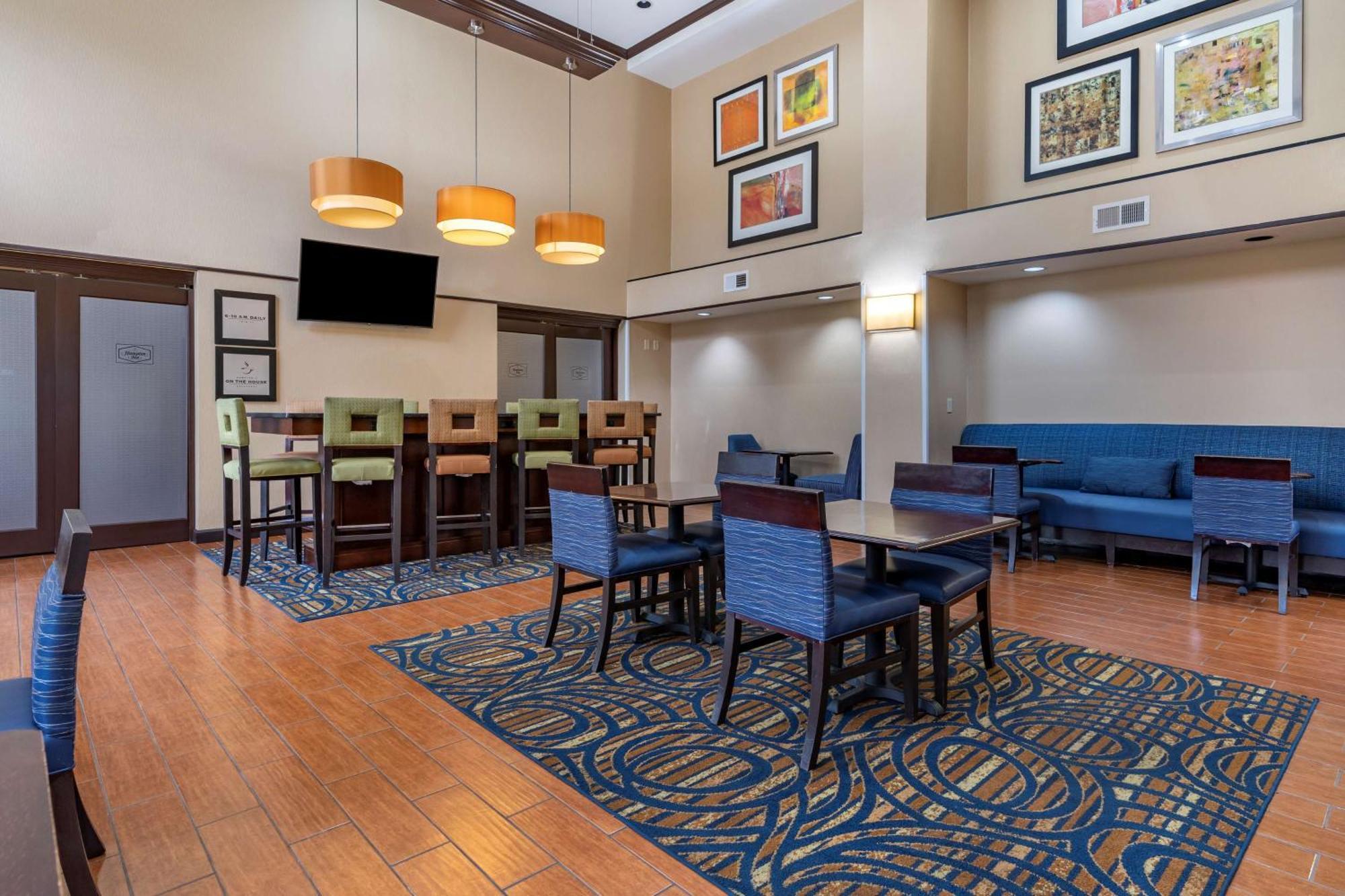 Hampton Inn & Suites Louisville East Eksteriør billede