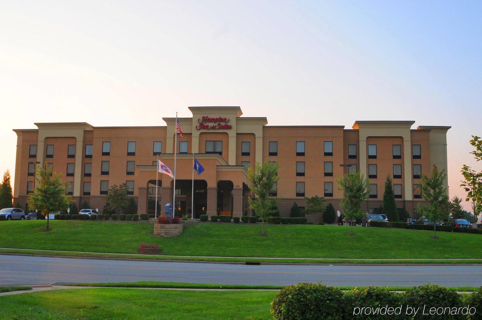 Hampton Inn & Suites Louisville East Eksteriør billede